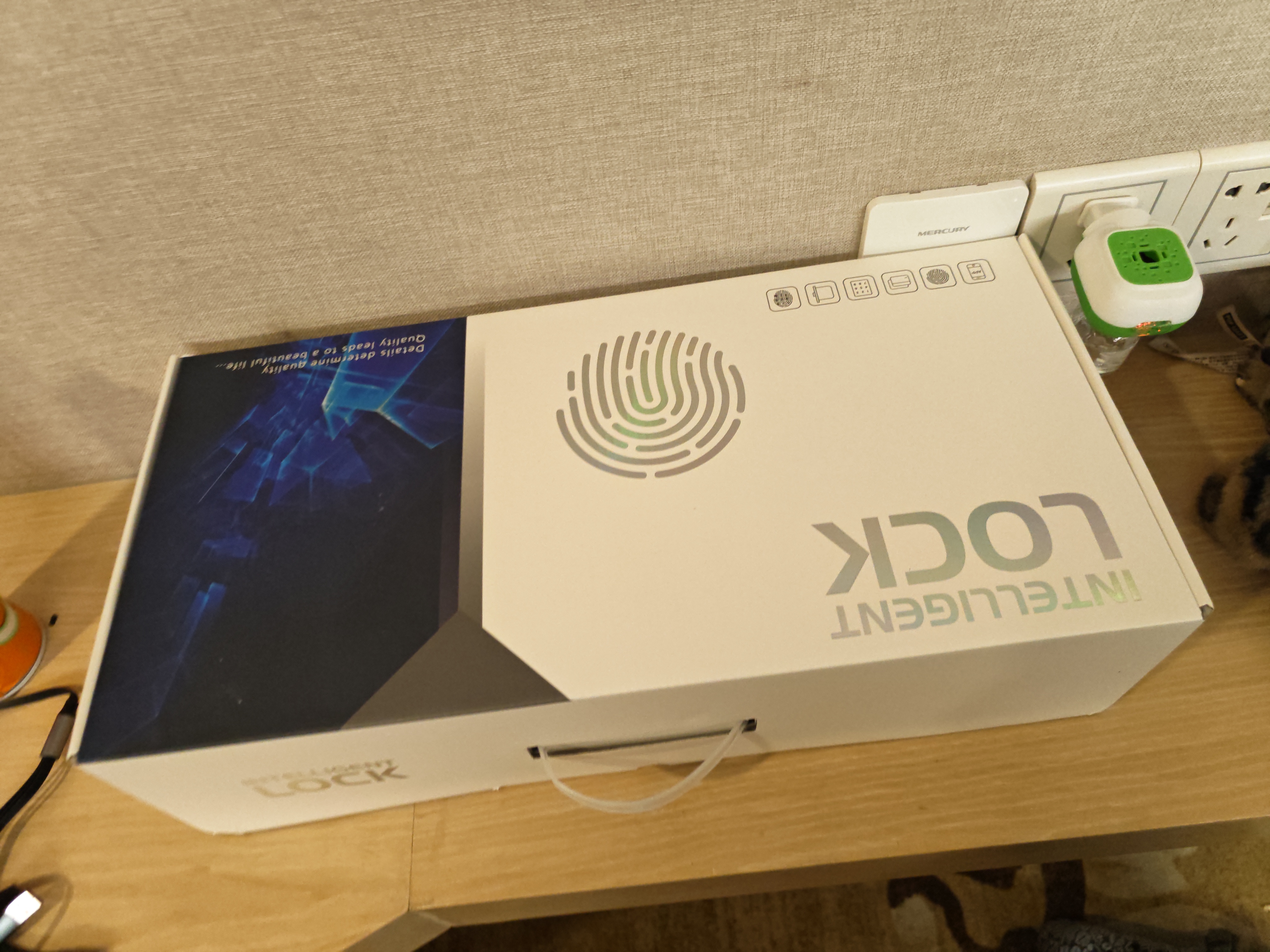 Customer photo: WAFU intelligent lock retail packaging